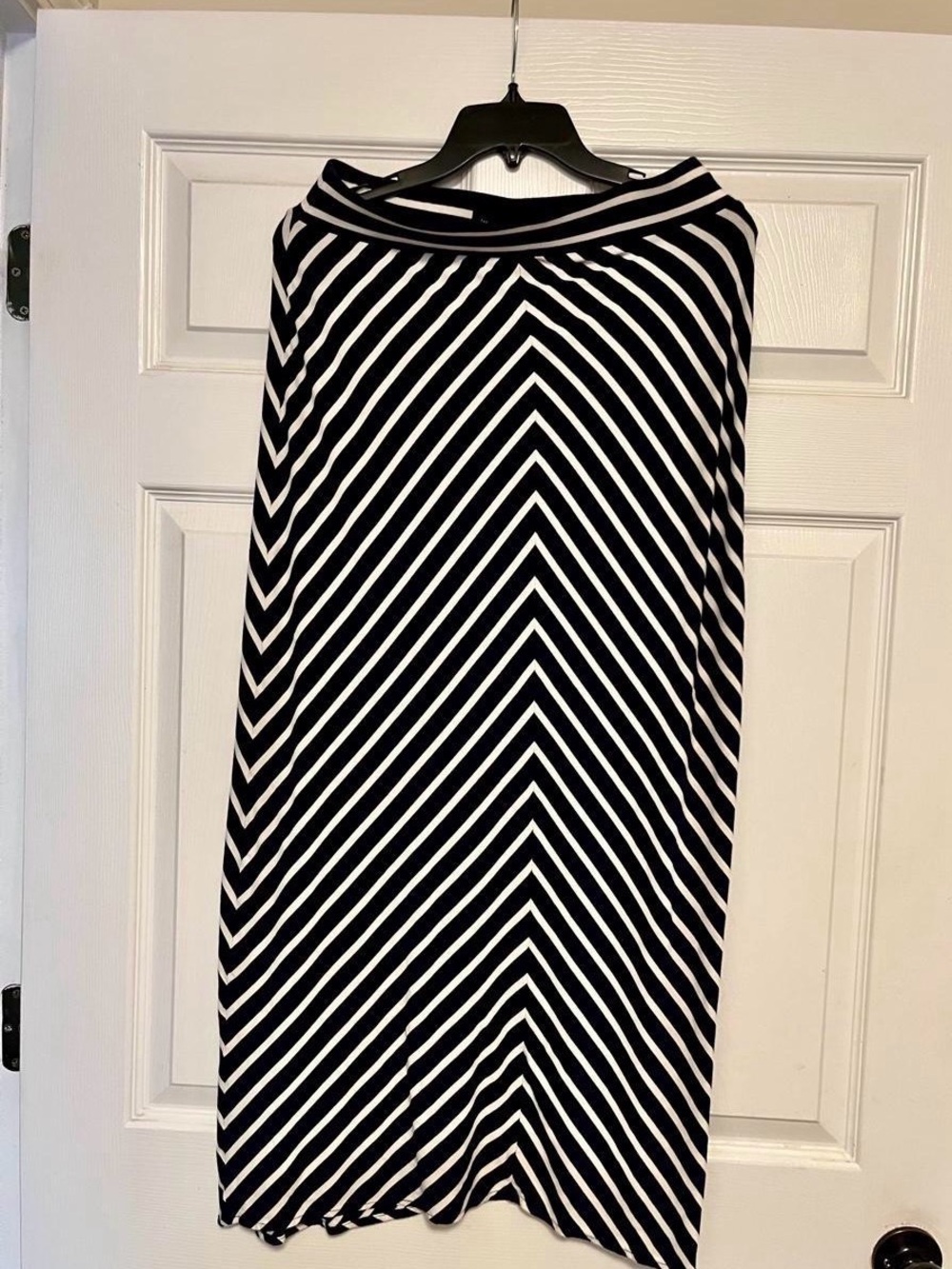 The Limited Black & White Chevron Maxi Skirt